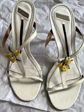 Bruno Magli Women's Floral Embellished Heels White Size 7